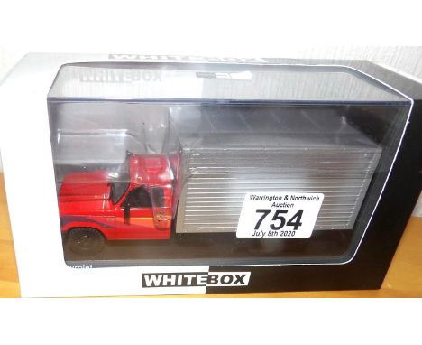 Whitebox 1:43 scale Chevrolet D-40 box truck. P&amp;P Group 2 (£18+VAT for the first lot and £2+VAT for subsequent lots) 