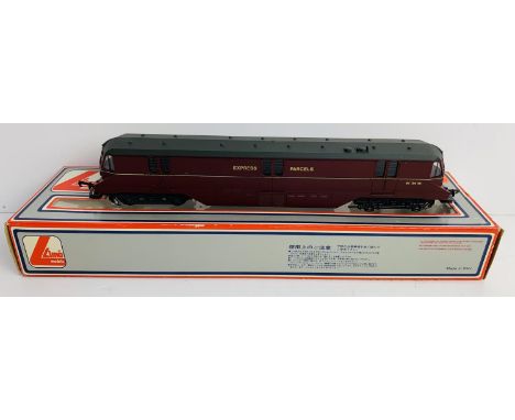 Lima OO Gauge Express Parcels Rail Car W34W - Boxed. P&amp;P Group 2 (£18+VAT for the first lot and £2+VAT for subsequent lot