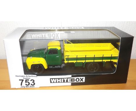 Whitebox 1:43 scale Chevrolet C6500 1958 truck. P&amp;P Group 2 (£18+VAT for the first lot and £2+VAT for subsequent lots) 