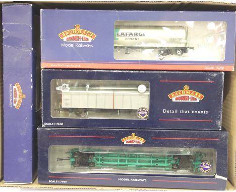 Seven assorted Bachmann Bogie wagons including Intermodal twin pack minus the containers. P&amp;P Group 2 (£18+VAT for the fi