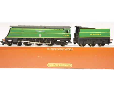 Hornby S.R Battle of Britain locomotive Spitfire R374. P&amp;P Group 2 (£18+VAT for the first lot and £2+VAT for subsequent l