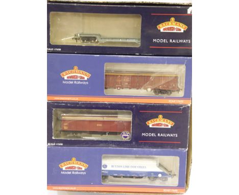 Eight assorted Bachmann Bogie wagons including JGA Hopper, some weathered. P&amp;P Group 2 (£18+VAT for the first lot and £2+
