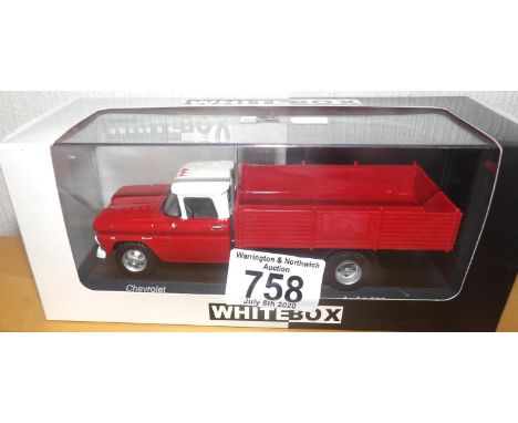 Whitebox 1:43 scale Chevrolet C-30 truck 1961. P&amp;P Group 2 (£18+VAT for the first lot and £2+VAT for subsequent lots) 