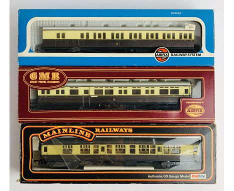 3x Assorted OO Gauge Coaches - Including Airfix Auto Coach - All Boxed. P&amp;P Group 2 (£18+VAT for the first lot and £2+VAT