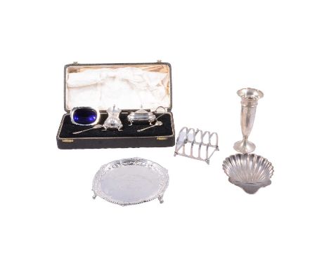 Small silver presentation card tray, Wiilliam Hutton &amp; Son, London 1901, later engraved, three scrolled feet, three piece