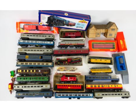 Hornby - Triang - Majorette - AHM - Others - A varied collection of playworn OO / HO gauge model railway items and associated