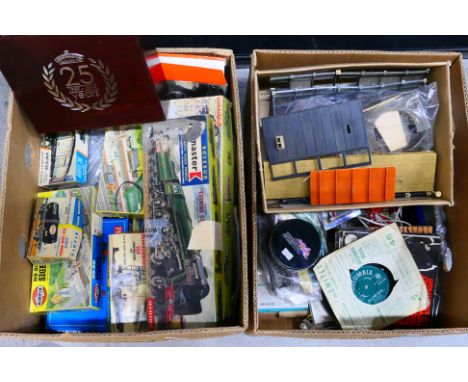 Airfix - Kitmaster - Peco - Other - A large quantity of playworn predominately model railway items including kits, scenic acc