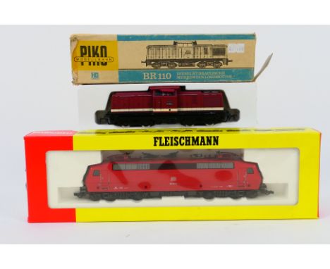 Fleishmann - Piko - Two boxed HO gauge Continental locomotives. Lot consists of Fleischmann #4352 Class BR 120 143-3 of the D