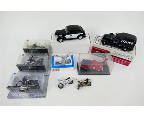 DeAgostioni - Liberty - Zylmex - 7 x boxed models and 2 x unboxed including 1936 Dodge Panel Delivery in 1:28 scale, 1953 Che