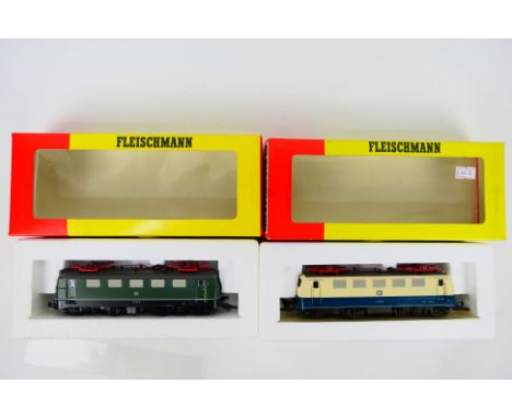 Fleishmann - Two boxed HO gauge Class BR 141 electric Continental locomotives. Lot consists of Fleischmann #4326 Class 141 11