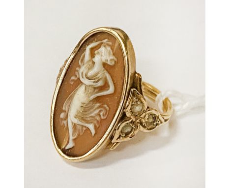 GOLD DIAMOND CAMEO RING - SIZE K - 3.4 GRAMS APPROX