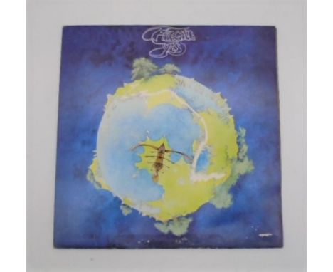 Two 12" vinyl records by Yes - 'Fragile' with booklet, no inner sleeve - matrix: 2401019 A//1 12 14 / 2401019 B//1 11 20 - so