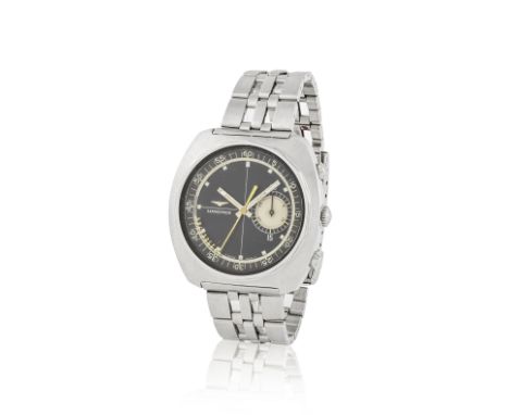 Longines. A fine and rare stainless steel chronograph bracelet watchLongines. Rare et beau chronographe bracelet en acier mou