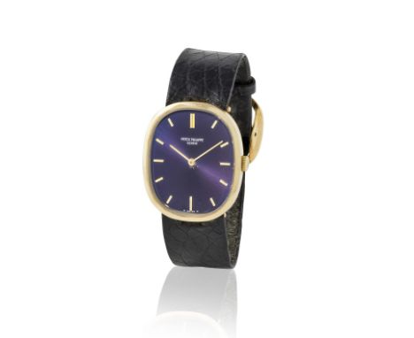 Patek Philippe. A fine 18K gold manual wind wristwatch with sigma dialPatek Philippe. Montre bracelet en or jaune 18K (750) c