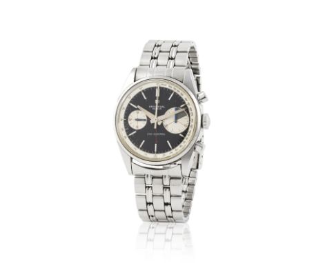 Universal Genève. A very fine and rare stainless manual wind chronograph wristwatchUniversal Genève. Très beau et rare chrono