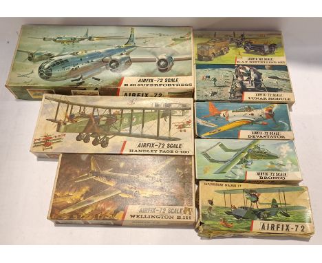 Airfix, a boxed Group of 00 &amp; 1:72 Scale Model Kits. Although unchecked for completeness condition appears Good to Good P