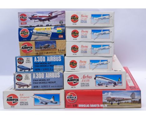 Airfix a boxed 1:72/1:144 scale civilian aircraft model kit group. Conditions appear Good to Excellent within generally Good 