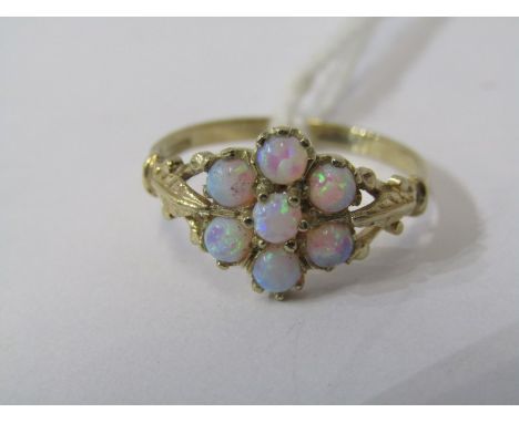 9ct YELLOW GOLD OPAL CLUSTER RING, size O 