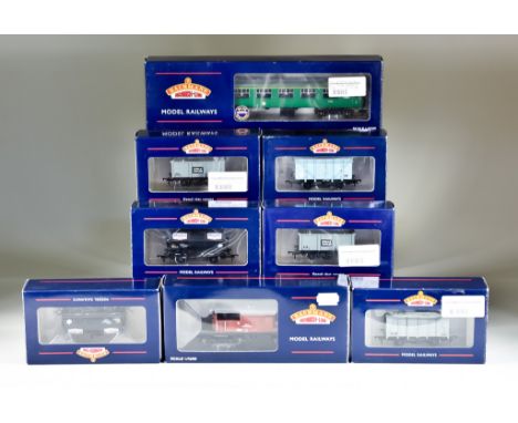 A Quantity of Bachman OO Gauge Wagons, comprising- four x 37-675a, 14 ton tank wagon "Mobil", four x 38-190a, 12 Ton BR insul