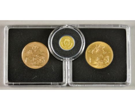 A 1914 George V Sovereign and a 2014 Elizabeth II Sovereign, in two-coin gold set 'Sovereign Portrait Collection', both vf to