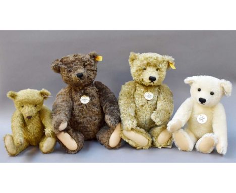 Four Modern Steiff Teddy Bears, including two 1920 Classic, 1922 replica and a limited edition Appolonia Margarete numbered 0