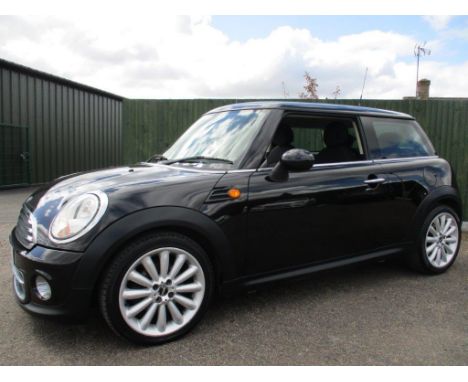 Make &amp; Model: Mini Cooper DDate of Reg: NL11 OWGColour: Blackcc: 1598MoT: 30-03-2022Fuel Type: DIESELMileage: 70kTransmis