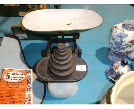 Enamel Avery Balance Scales 