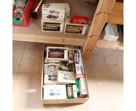 A quantity of Vintage toy transport bus vehicles, including Classic Public Transport by Corgi, Great British buses etc (boxfu