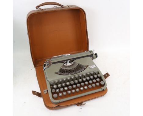 A Groma Gromina Retro portable typewriter 