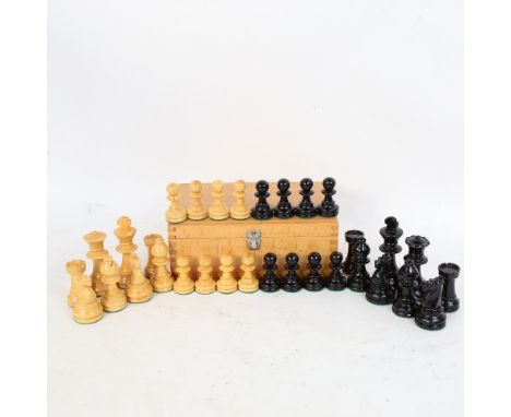 A Staunton pattern chess set, unmarked, King height 8.5cm 