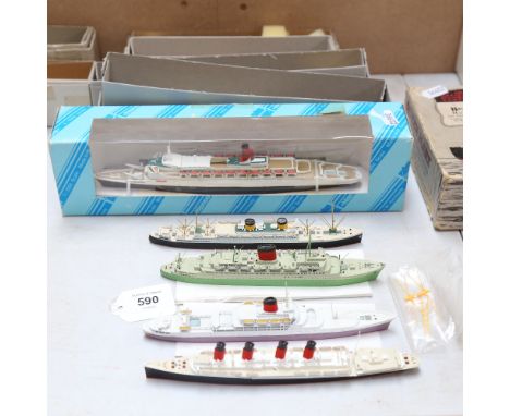 A group of 1:1250 scale diecast model ships, including Queen Elizabeth Cunard, all boxed (5) 