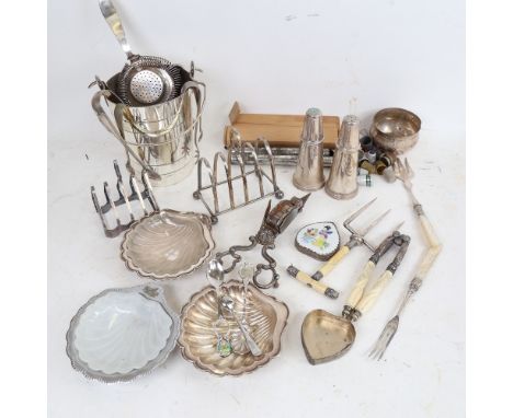 A group of silver plate, including bread fork, toast racks, butter dishes etc (boxful) 