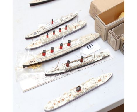 A group of 1:1250 scale diecast model ships, including Lusitania, all boxed (5) 