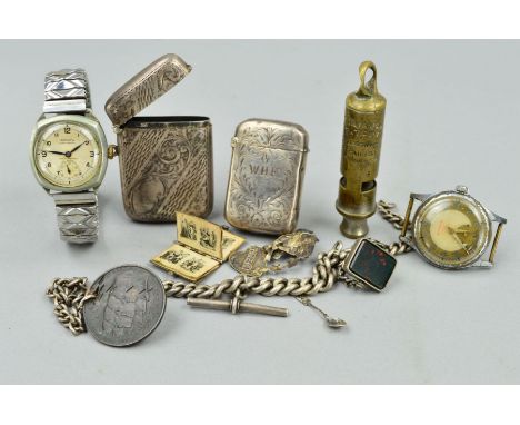 A SELECTION OF MAINLY LATE 19TH TO EARLY 20TH CENTURY JEWELLERY, to include two silver vesta cases, an Albert chain with swiv