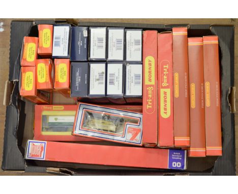 OO Gauge. Eleven boxed blue and white Railway Carriages by Hornby, Tri-ang-Hornby and Lima together with sixteen boxed items 