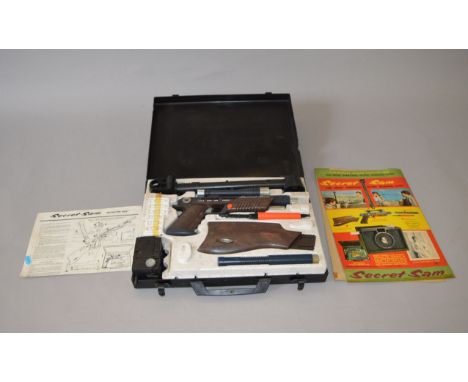 De-Luxe Toys/Topper Secret Sam attache case, complete, includes: pistol; attachable rifle stock; silencer; message missile (m