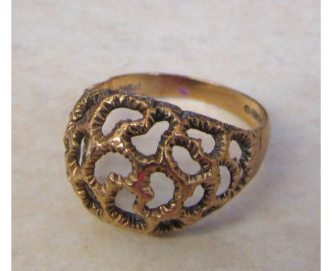 9ct gold ring weight 3 g size M 