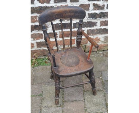 Childs chair / commode