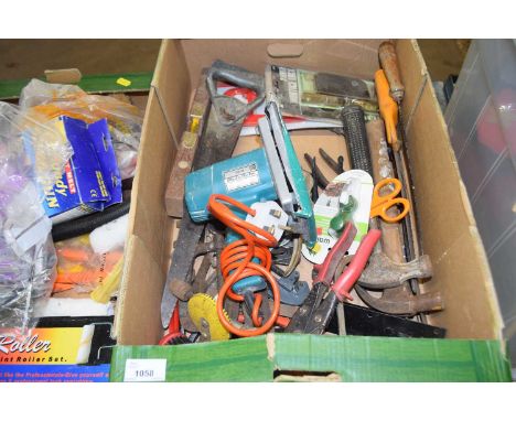 Mixed lot of various hand tools to include tin snips, pliers, hammers etc