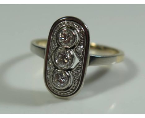 A Three Stone Diamond Ring, size K.5, 3.25g 