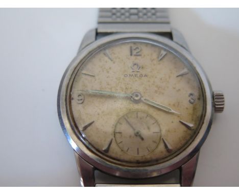 An Omega Gent's Steel Cased Wristwatch, 29mm dial with manual movement, running 