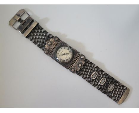 A Corocraft Ladies Wristwatch with Swiss made manual wind 17 jewel movement, running 