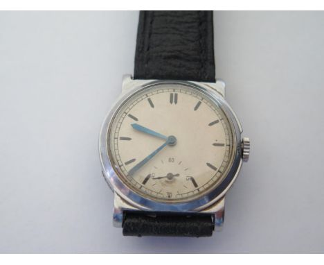 An Omega Stainless Steel Gent's Manual Wristwatch, the 31mm dial with subsidiary seconds dial, movement no. 7948477, 1927, ru
