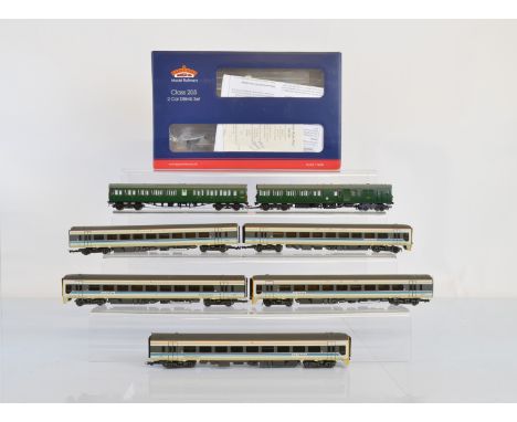 Bachmann Branch-Line OO Gauge set, 31-236Z 2H Thumper Two Car Demu BR Green produced for Kernow Model Rail Centre, boxed. Tog