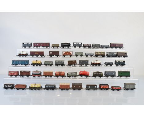 Approximately 200 assorted OO gauge wagons and rolling stock, including Hornby, Wren, Bachmann, Hornby Dublo, Dapol, etc