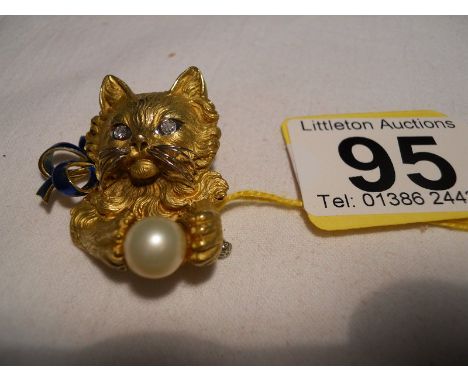 18ct diamond set pearl and enamel cat brooch - Estimate £800 to £1,400 