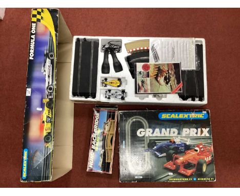 Two Scalextric 1:32 Scale Formula One Slot Car Sets comprising of #C1065 Williams F1 Team, #C1025 Grand Prix, plus Hump Back 
