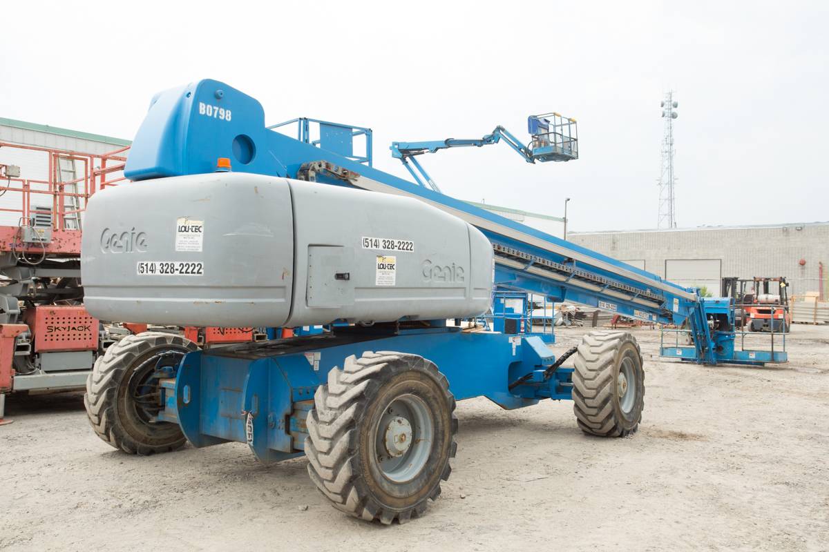 2004 GENIE S125 EXTENDED BOOM LIFT 4516.5 HRS S/N S12504862