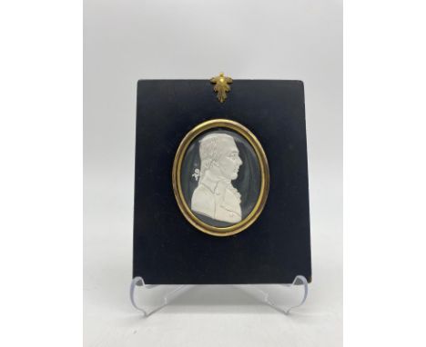 Portrait miniature en sulfure 10,5 x 12,5 cm