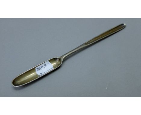 A Georgian silver marrow scoop. 21.5 cm long. 41.4 grammes.